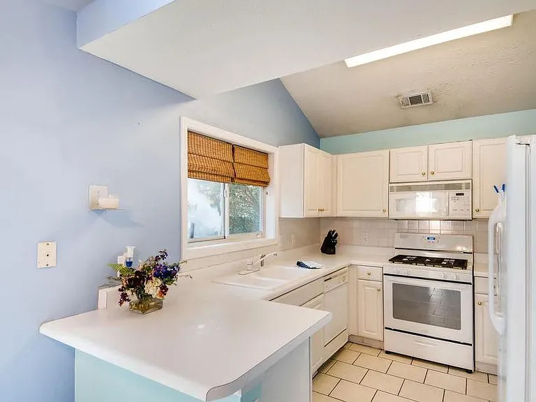 635 Chantress Ct — Photo 3
