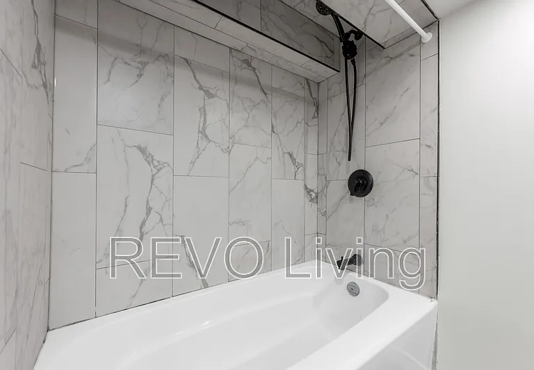 41 Welland Ave #AVE5 — Photo 8