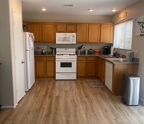 5th image of 11069 Deluna St