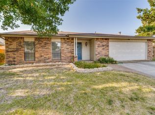 2302 Havenwood Dr, Arlington, TX 76018