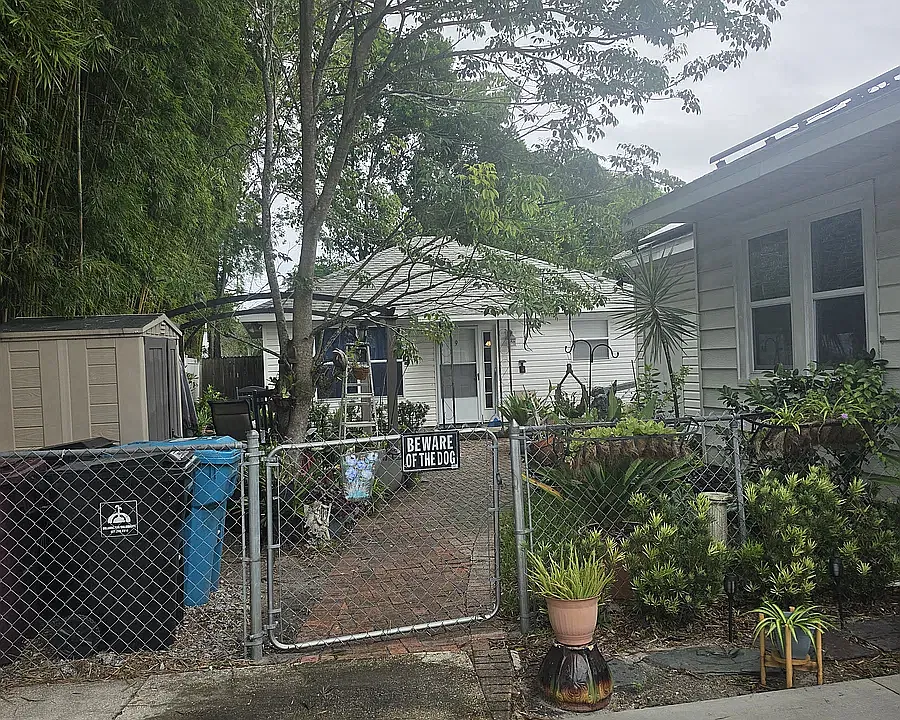 9 W Harvard St