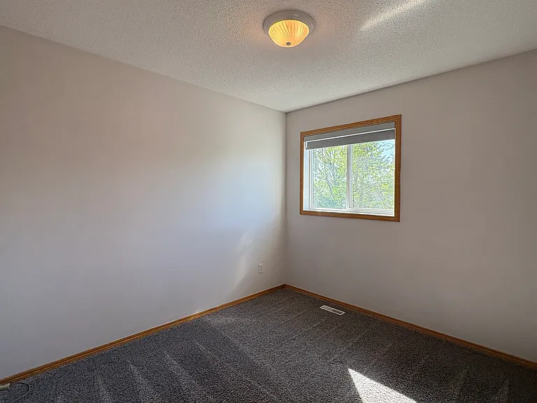 164 Strongberg Dr — Photo 10