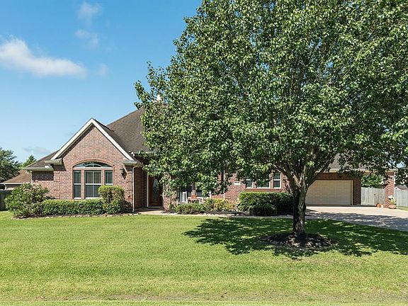 2nd image of 3364 Clearwood Cir