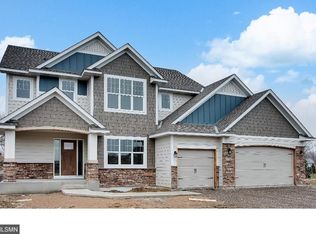 1654 Hunters Ridge Ln, Centerville, MN 55038