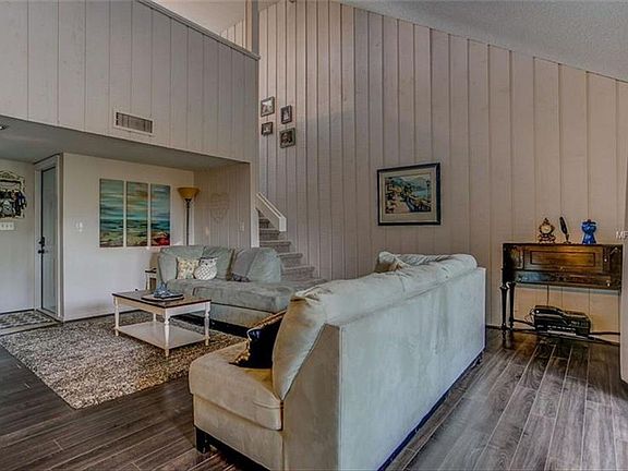 5th image of 208 Crown Oaks Way #208