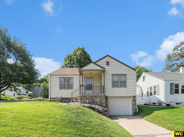 6301 Pierce St, Omaha, NE 68106