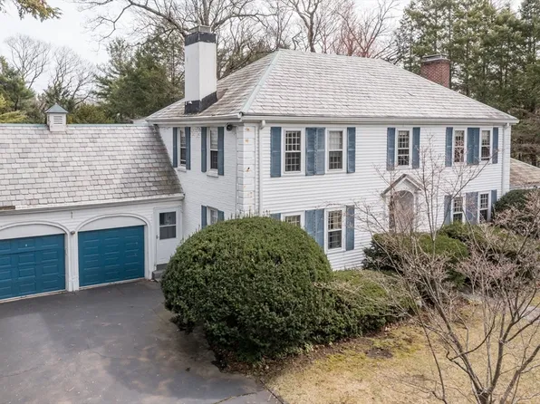 77 Arnold Rd, Wellesley, MA 02481