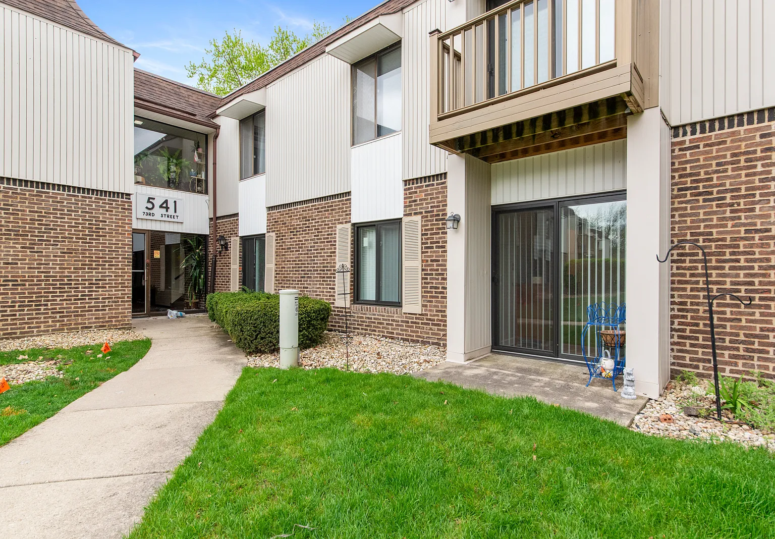 2 bed, $1,950 — Photo 2