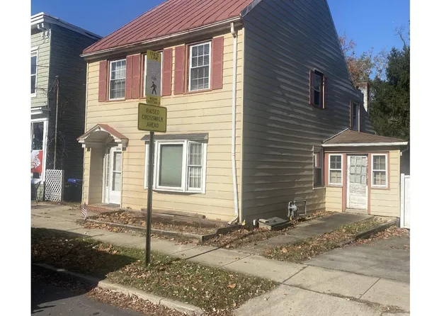 24381 W Main St, Columbus, NJ 08022