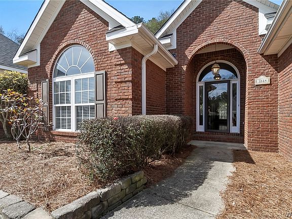 3rd image of 3818 Oak Colony Dr