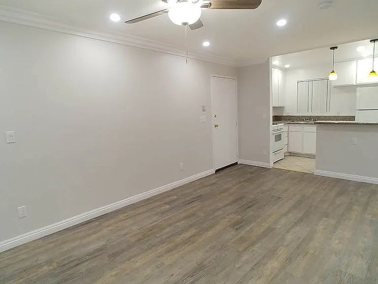 14242 Roscoe Blvd — Photo 17