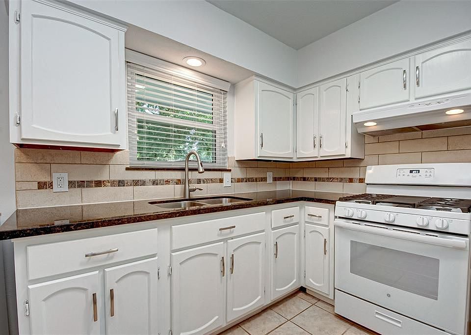 1st image of 5405 Viking Dr