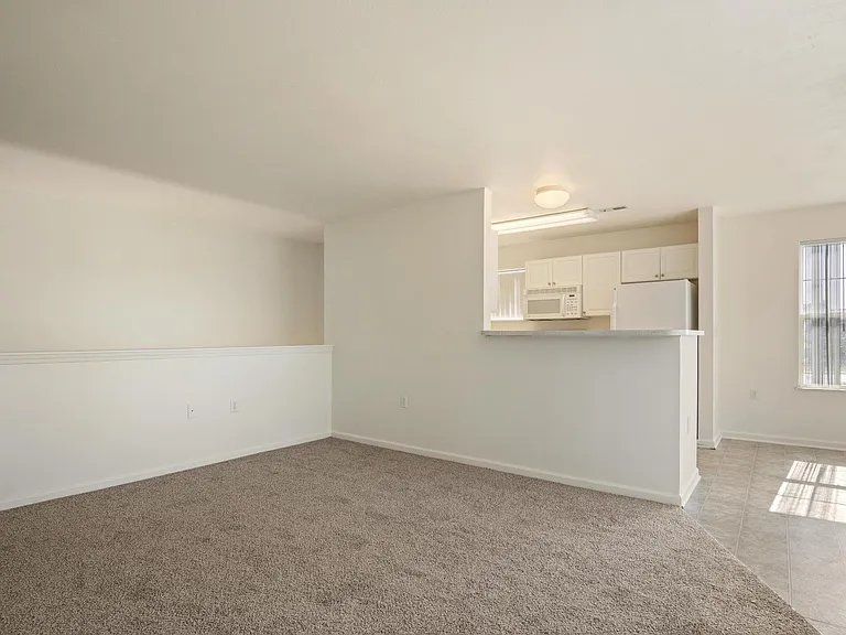 Preston Pointe at Brownstown — Photo 12