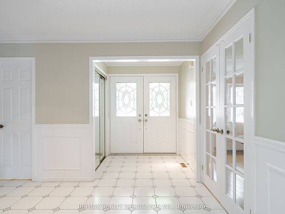 4th image of 1311 Greenridge Cir