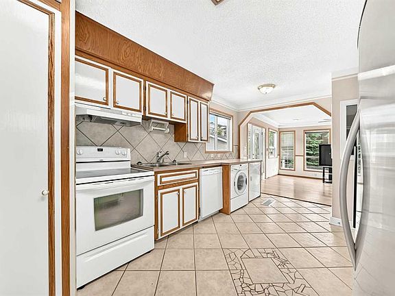 4th image of 1712 W 28th St SW
