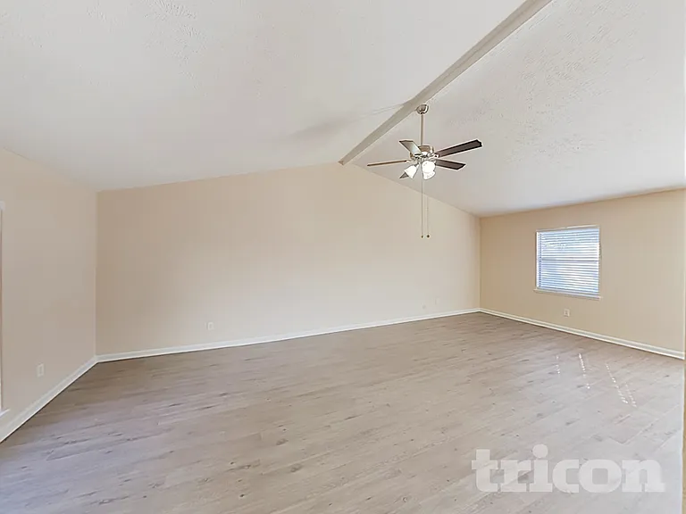 17503 Nordway Dr — Photo 2