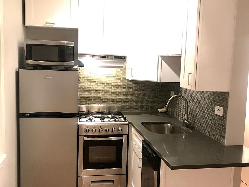 1st image of 514 W Belmont Ave