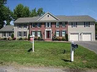 242 Nichols Manor Dr, Stevensville, MD 21666