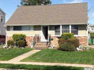 65 Wilfred Blvd, Hicksville, NY 11801