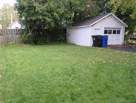 3rd image of 13810 West Ave