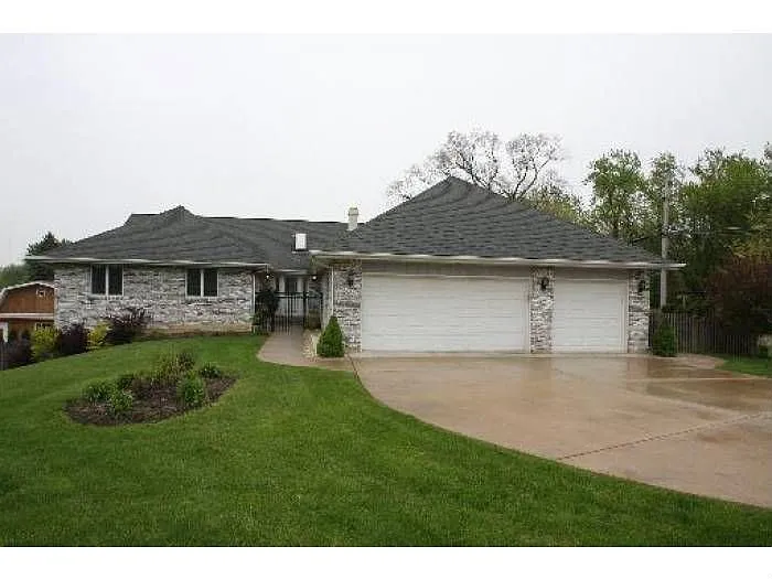 7N211 Medinah Rd photo 1