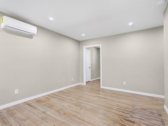 3rd image of 21 Turner St