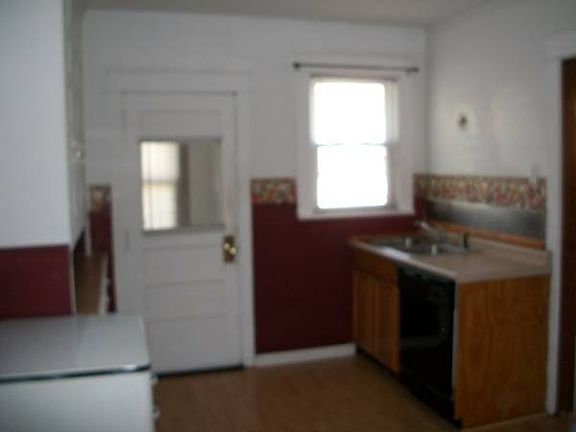 4th image of 2612 Van Buren Ave
