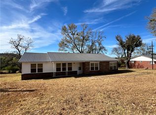 402 N Parrott Dr, Huntsville, AR 72740