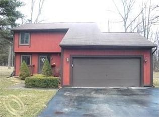 950 N Jossman Rd, Ortonville, MI 48462