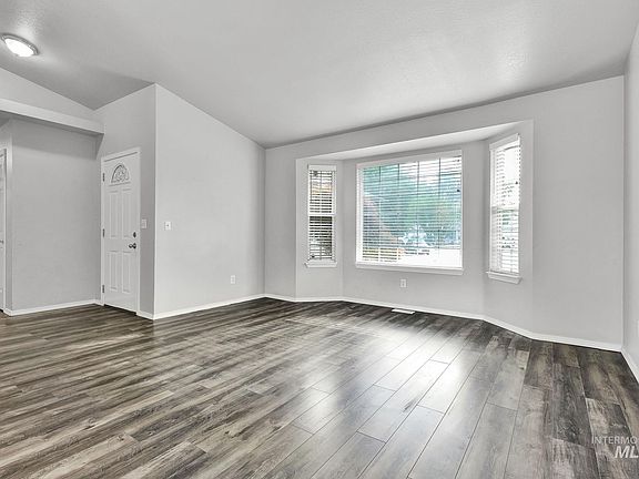 3rd image of 6034 N Waterside Pl