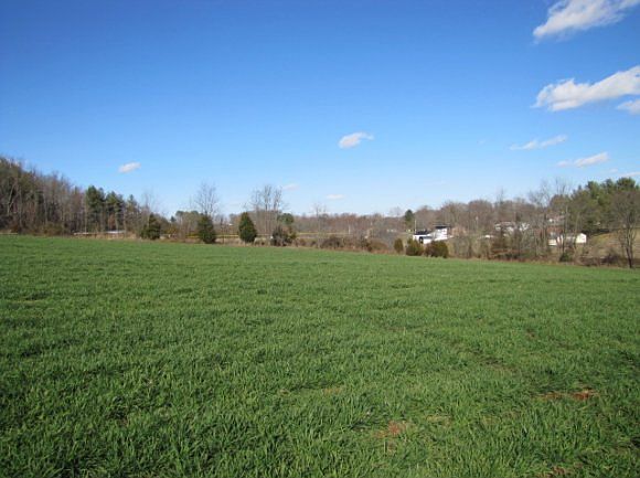 2nd image of 165 Chuckey Doak Rd