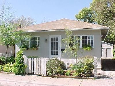 2nd image of 3040 44th St