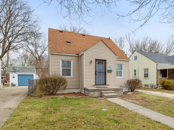 19653 Kenosha St, Harper Woods, MI 48225