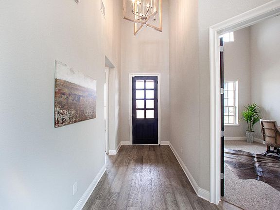 High ceiling at entry