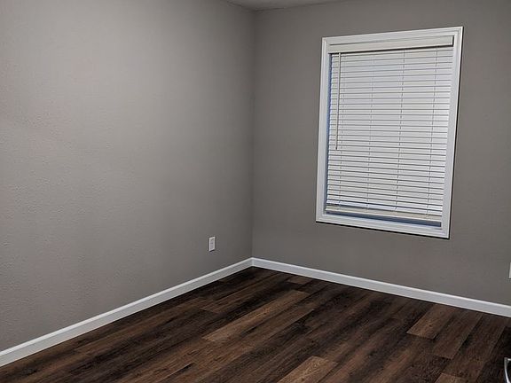 4th image of 2105 SE 7th Ave #114