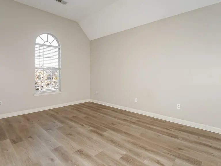7643 Shadow Hills Dr — Photo 12