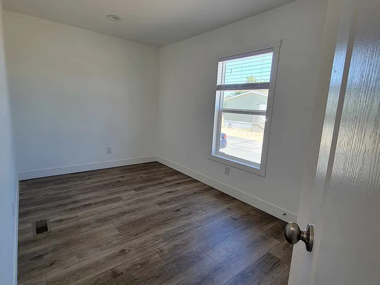 650 E Busby Dr #1E — Photo 8