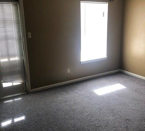 3rd image of 847 Parkway Dr