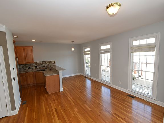 5th image of 110 Neel Reid Dr