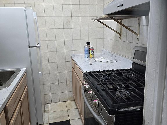 2nd image of 92-29 Lemont  Ave #1 E