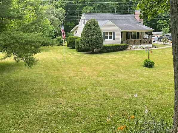 13581 N Scenic Hwy, Rocky Gap, VA 24366