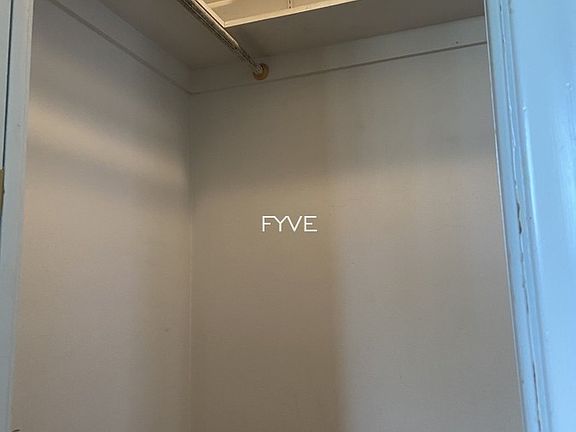 5th image of 1100 Pine Dr Floor 1
