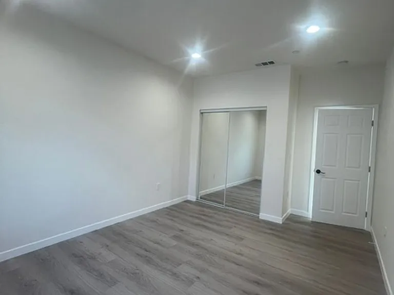 7317 -7321 Garden Grove Avenue — Photo 108