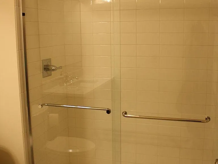 325 E University St — Photo 5