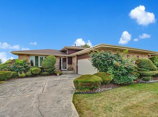 10344 S Interlochen Dr, Palos Hills, IL