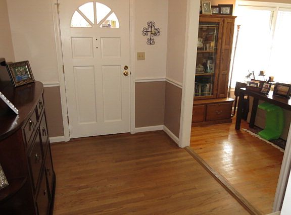 2nd image of 2937 Crestline Dr