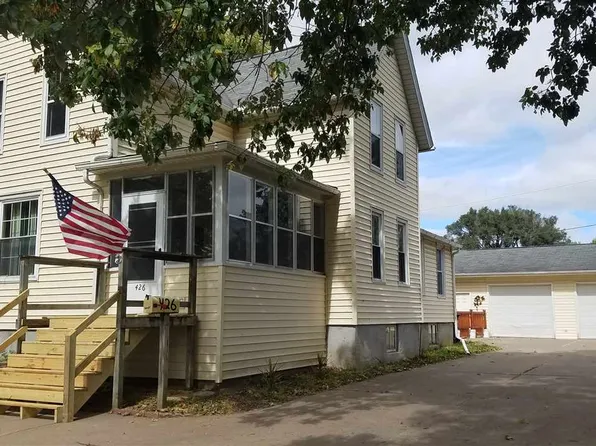 426 3rd Ave N, Clinton, IA 52732