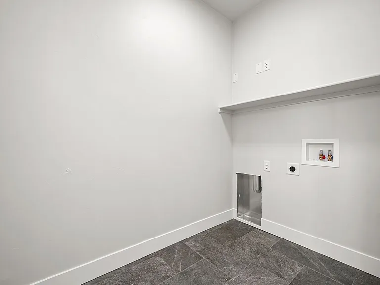 1109 Mee Canyon Cir — Photo 22