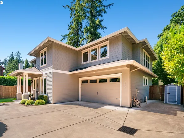 5328 Lower Dr, Lake Oswego, OR 97035