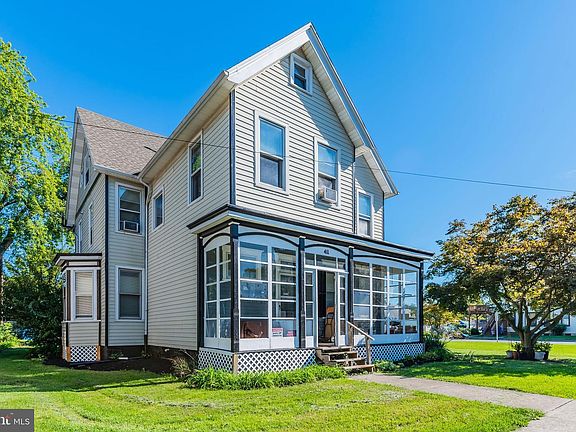 3rd image of 411 W North St